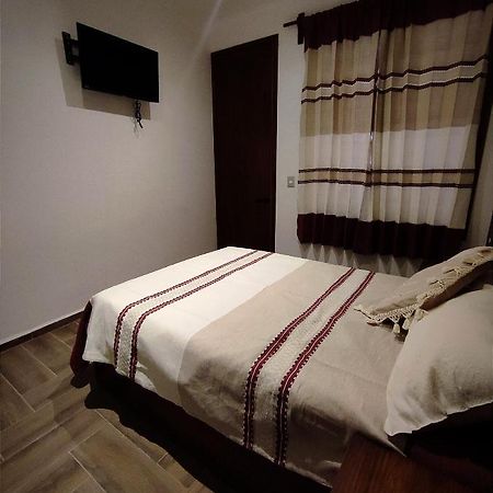 Casa Mictlan. Habitaciones En El Centro De Mitla. Сан-Пабло-Вилья-де-Митла Экстерьер фото